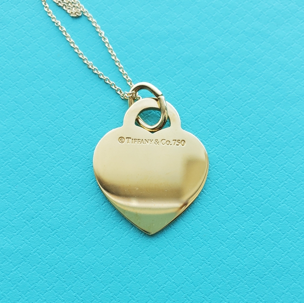 ⚠️18k medium heart tag pendant necklace - Picture 5 of 7